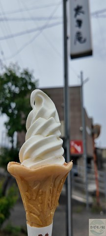 太子屋の豆乳ソフトクリーム。大豆の優しい甘さが広がる逸品。