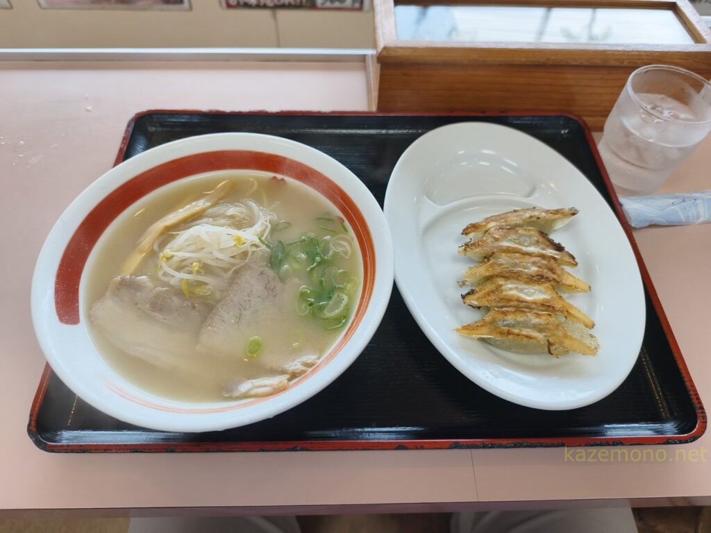 ラーメン小と餃子