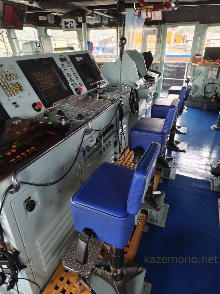 掃海艇はつしまの艦橋