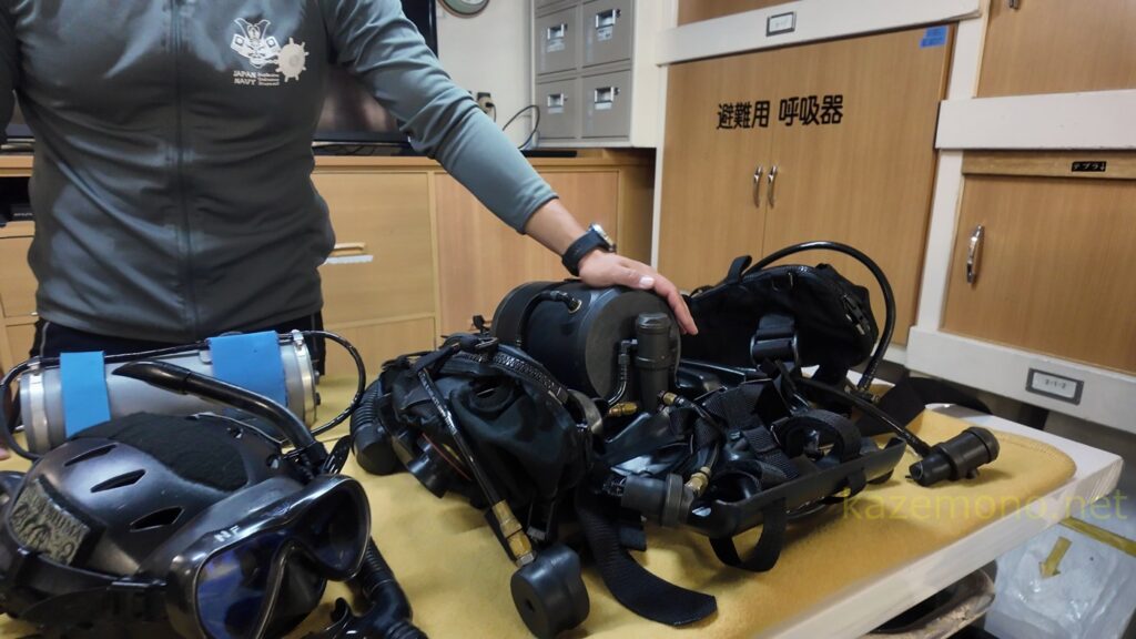 掃海艇はつしま艦内に展示された潜水装備