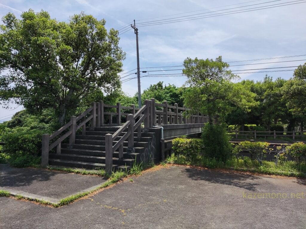 中ケ谷駐車場の陸橋